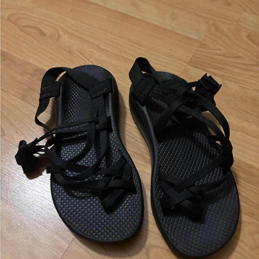 Women's Black Toe Strap Chacos